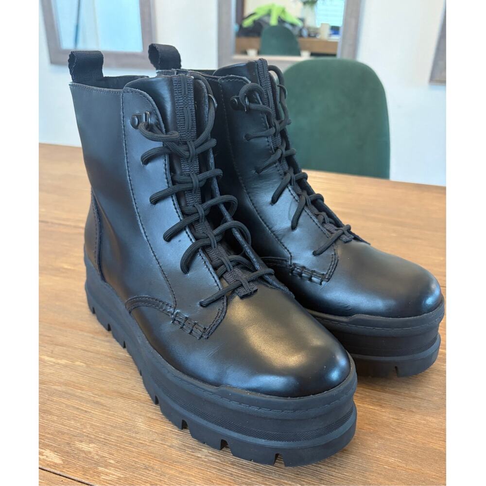 UGG Ashton Lace Up Combat Boots Black Leather Platform Lug Sole Women's Size 9 - Picture 7 of 7